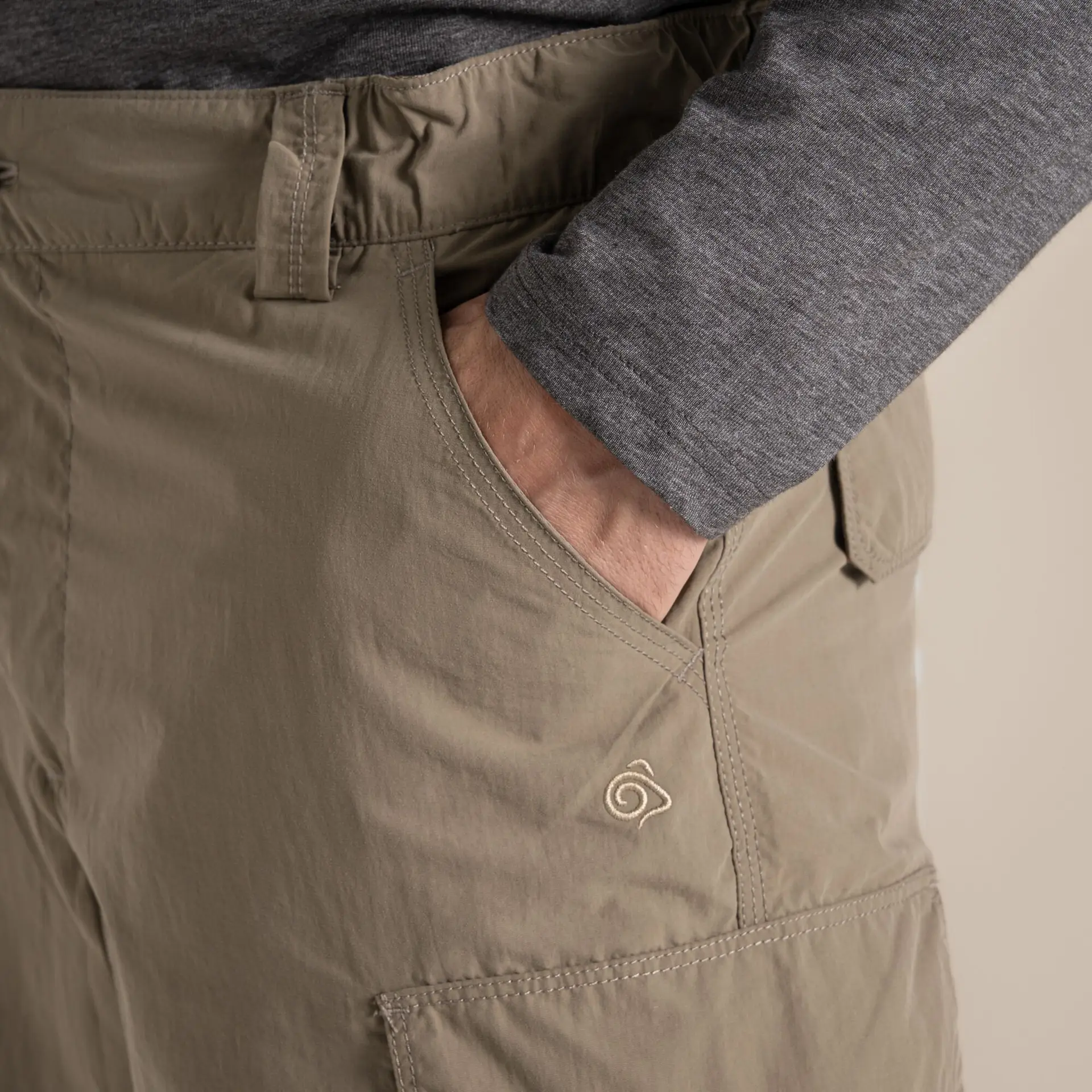 Herre shorts Craghoppers NosiLife Cargo Short III Pebble Herre shorts Craghoppers